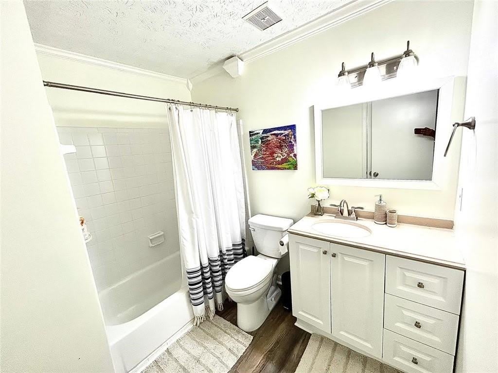 838 Heritage Square – photo 5