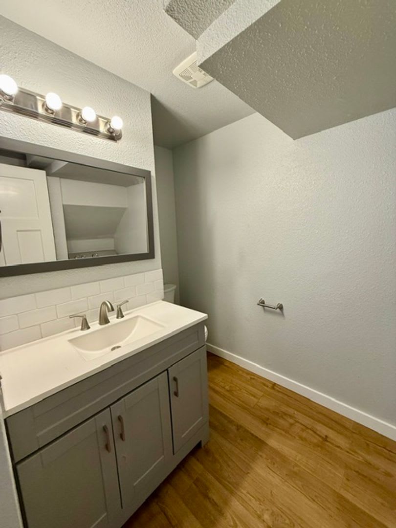 Centennial Triplex 00000 Cent 00 – photo 3