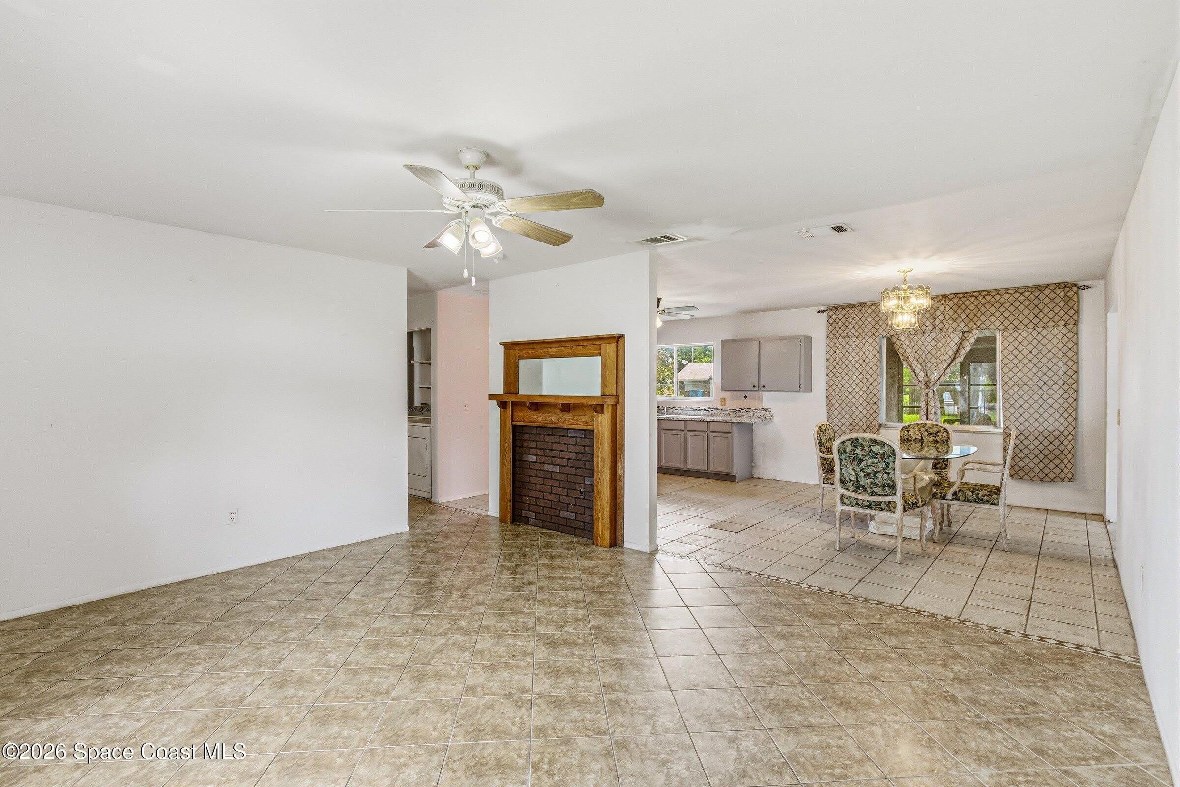 1265 Ethel Circle NE – photo 4