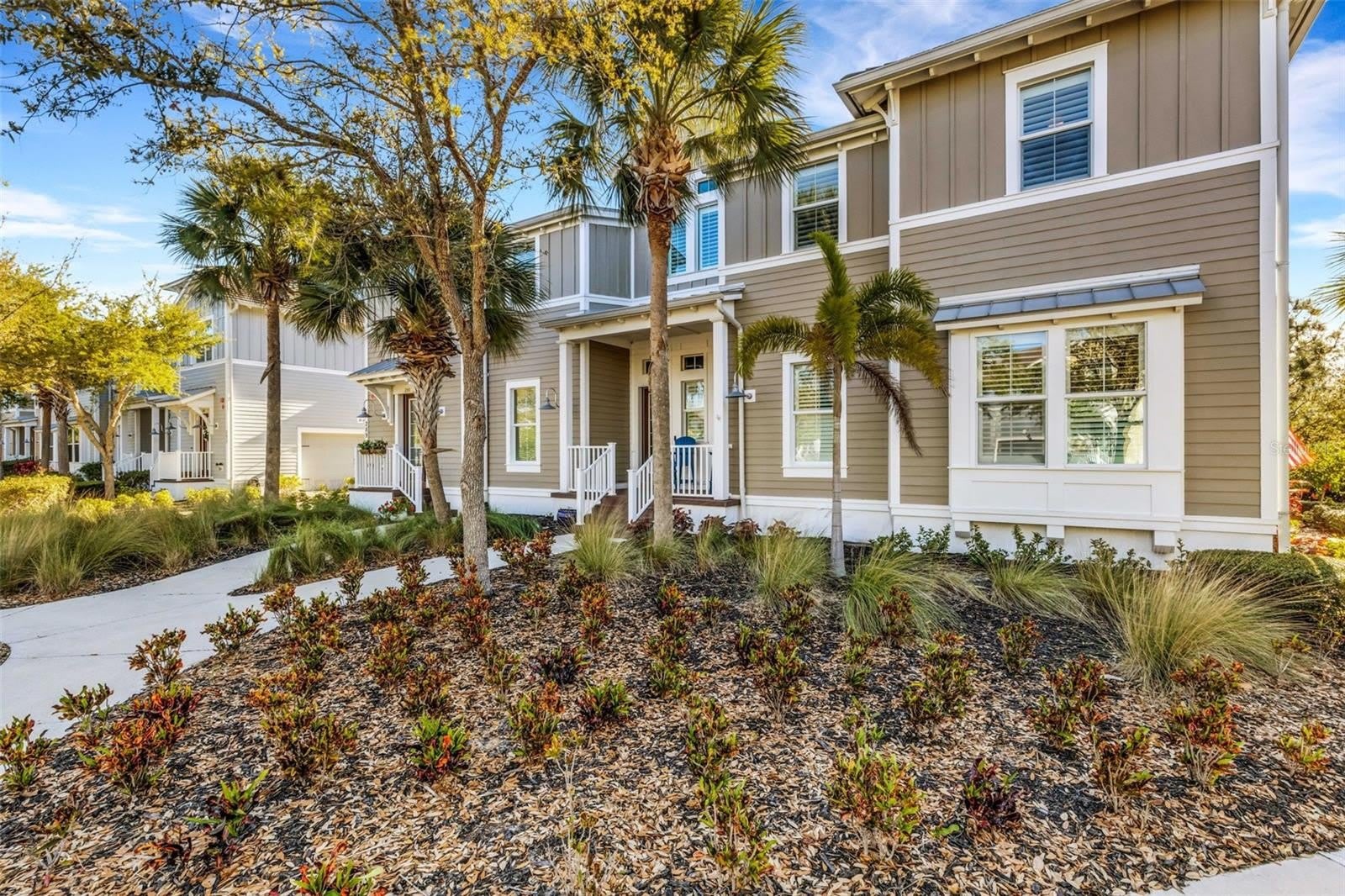 289 SAPPHIRE LAKE Drive – photo 1