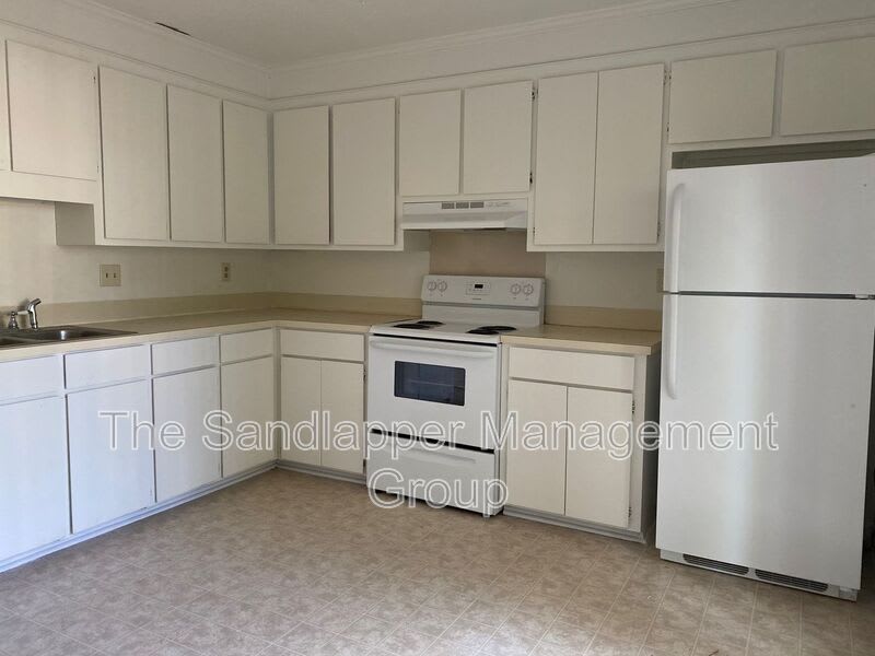 4736 Linfield Lane – photo 4