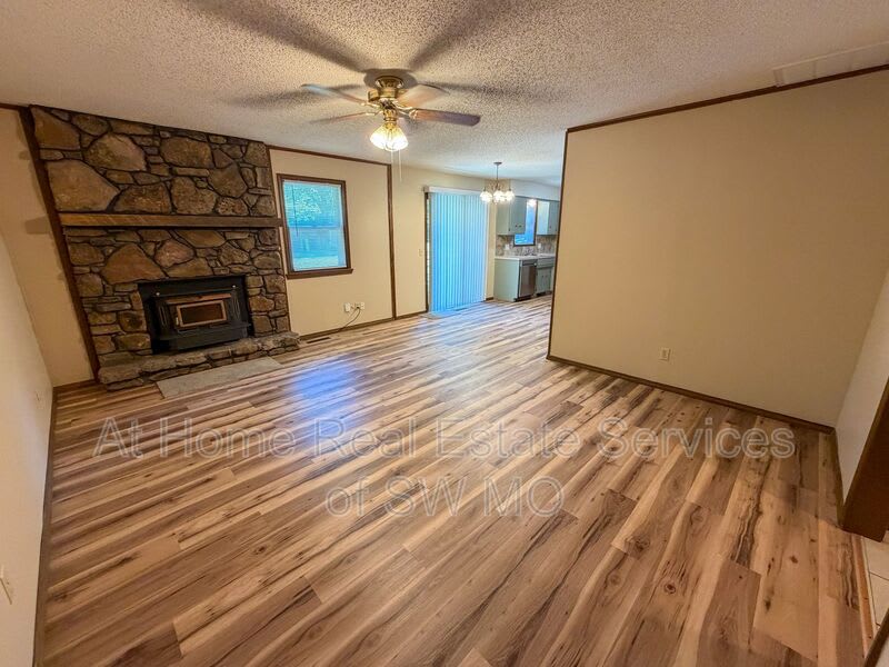 3261 W Highland St – photo 2