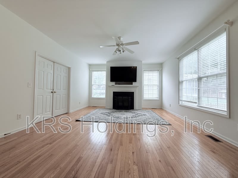 1904 Beckwood Court – photo 5