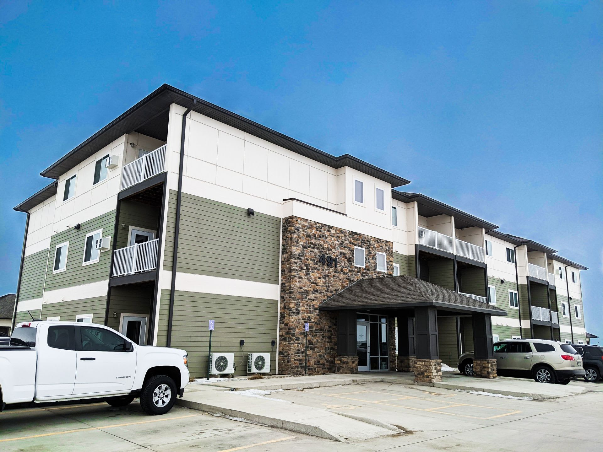 Prairie Trail Village Apartments & Townhomes – photo 5