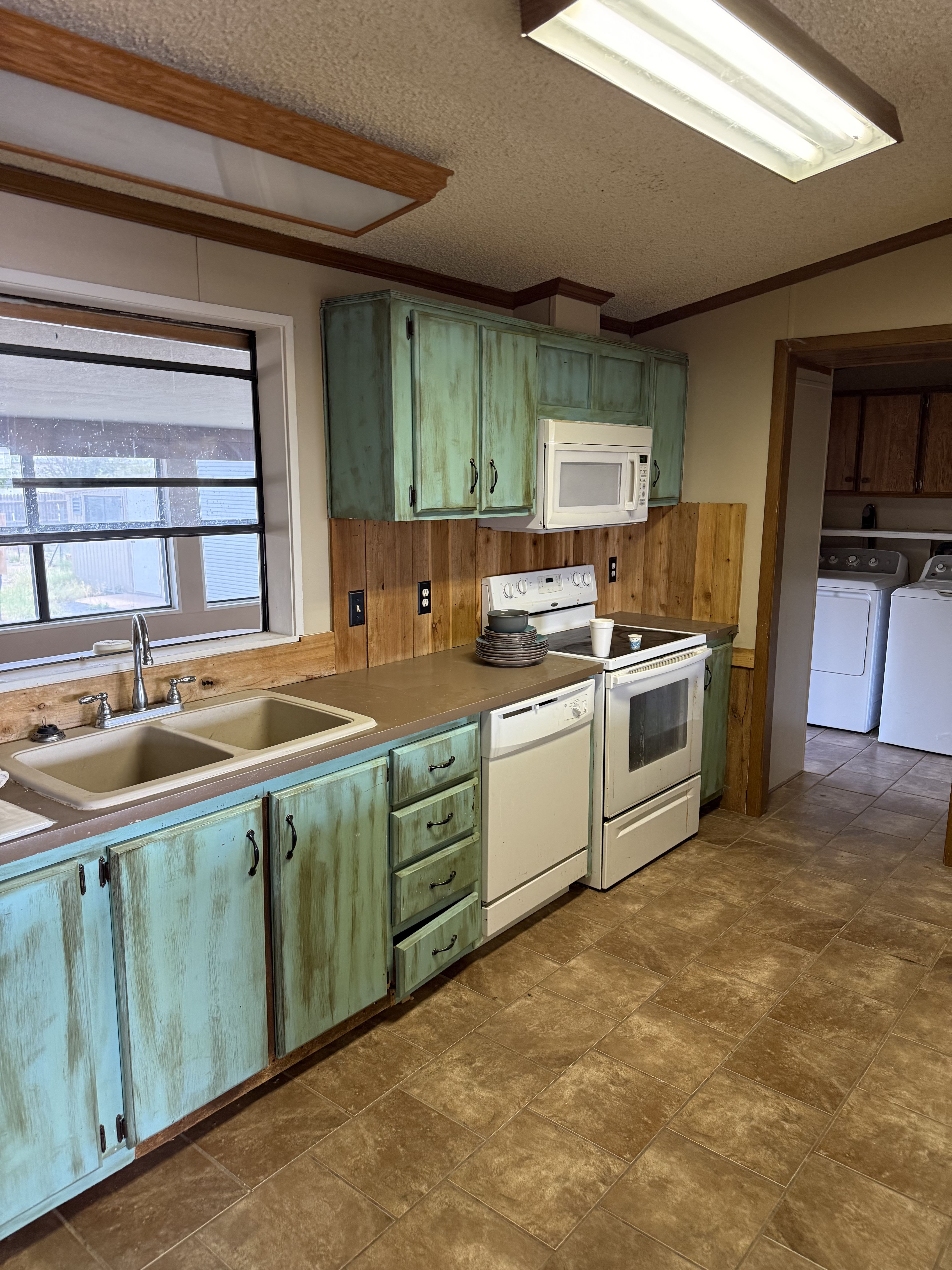 401 Harding St – photo 4