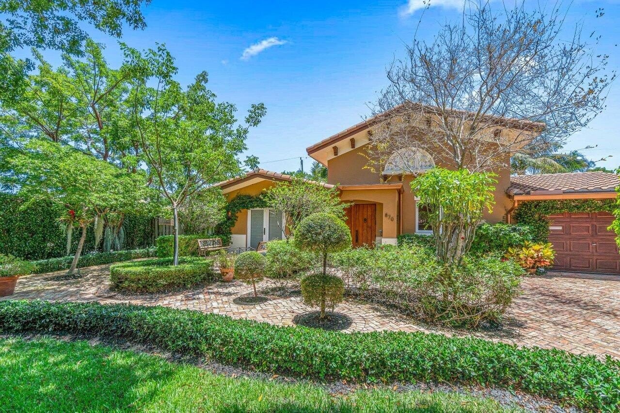 870 NW 7th Street – photo 2