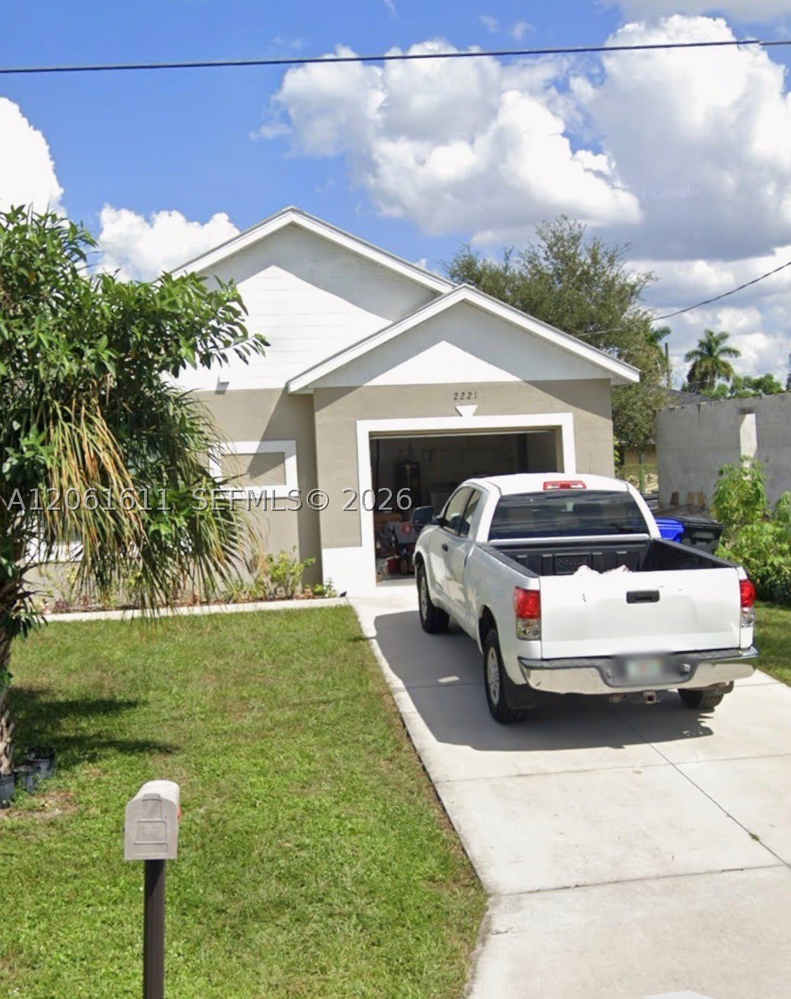 2221 Carver Ave – photo 1