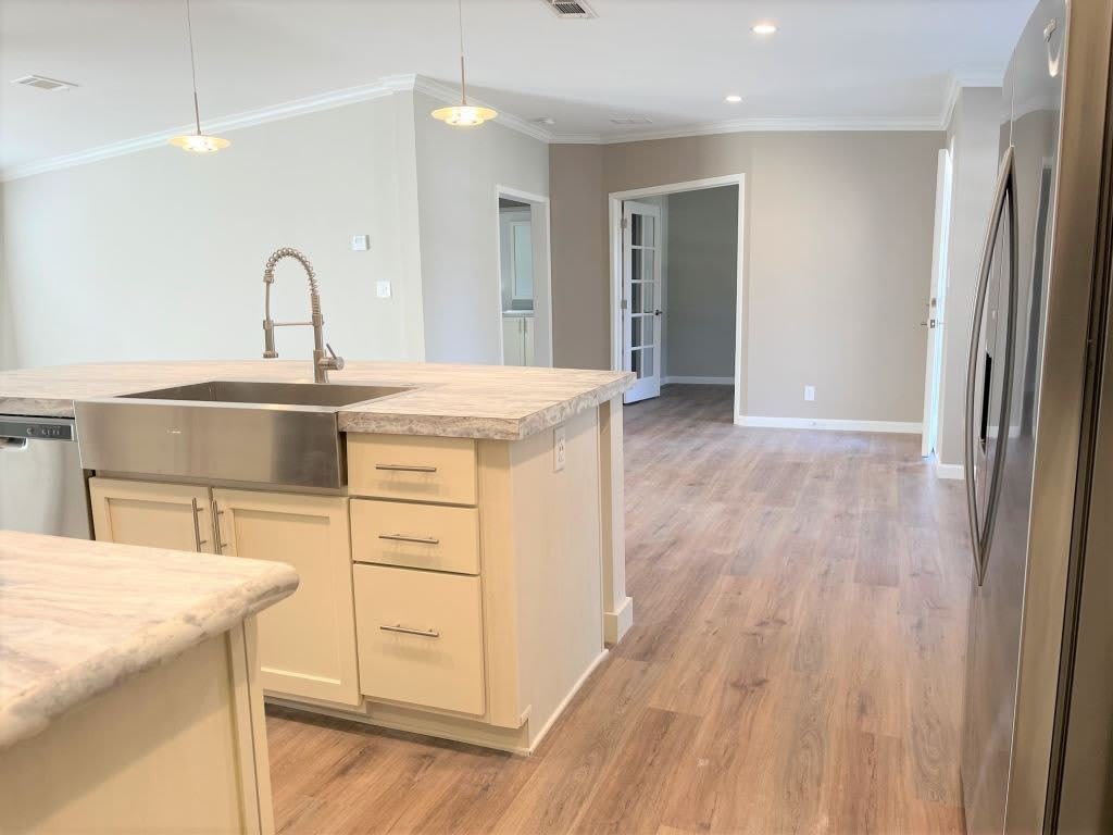 1077 Cloverleaf Circle – photo 5
