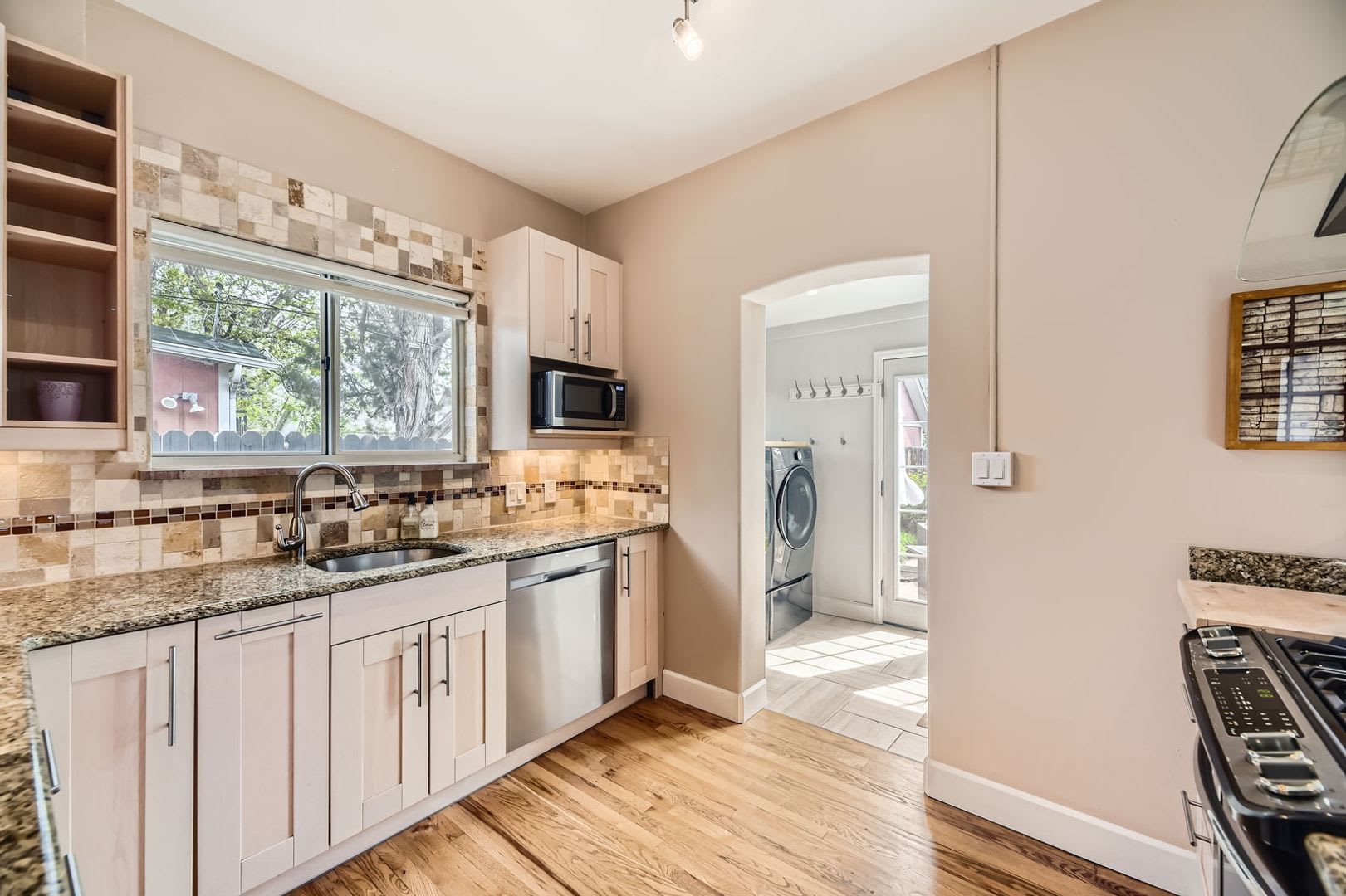 2BD, 1BA Half-Duplex in Platt Park with Oversized 2-Car Garage – photo 4