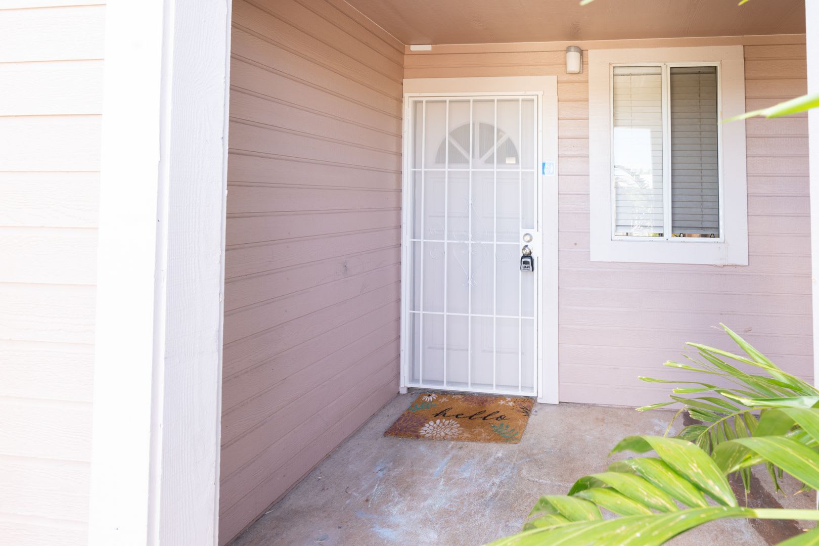2-Bedroom, 2-Bathroom Home in Waipahu – 2 Parking Stalls & Private Backyard – photo 2