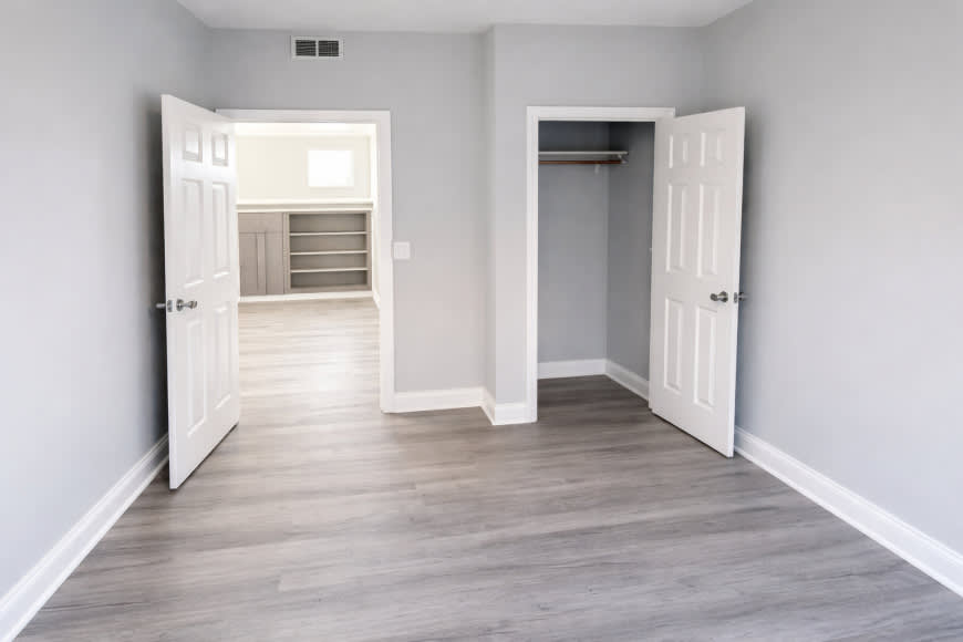 843 E Marquette Rd – photo 5