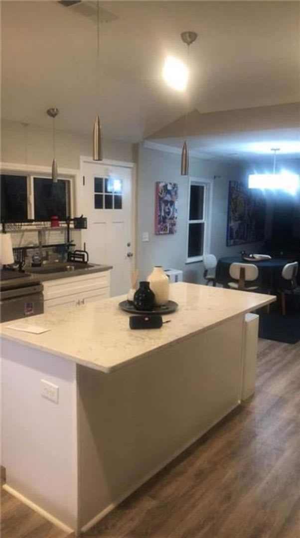 Room in 4 Bedroom Home at North Avenue NW – photo 3