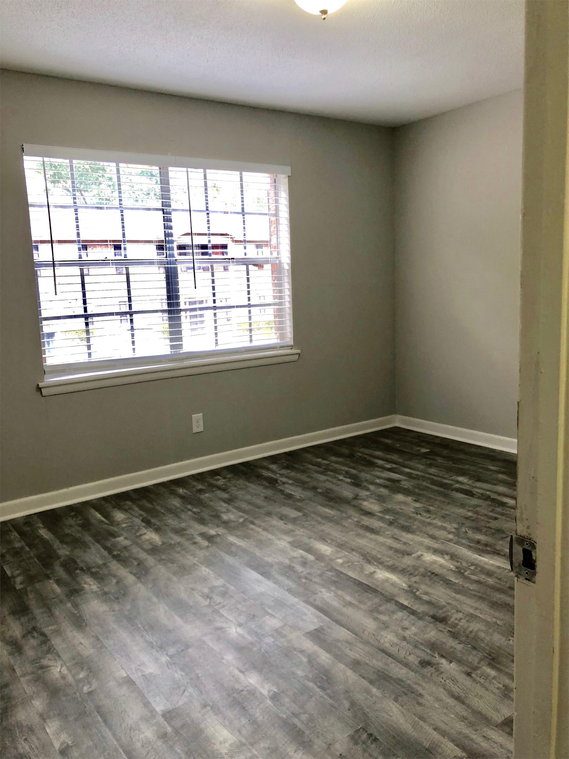 2044 High School Road, Hueytown, AL. 35023 – photo 3