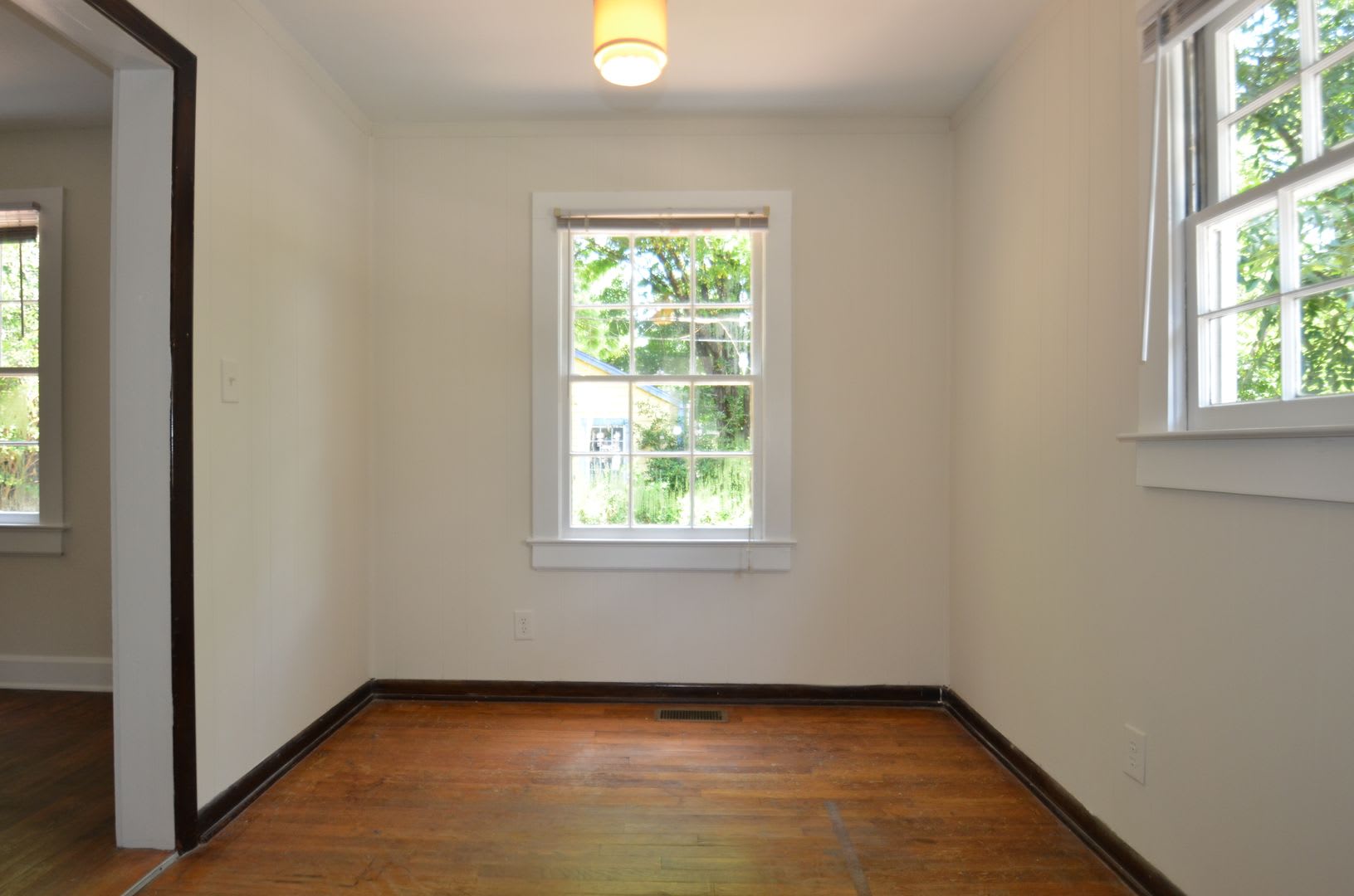 Newly Updated 2 Bedroom 2 Bath Home With Sunroom Bonus Den Connected To Primary – photo 5
