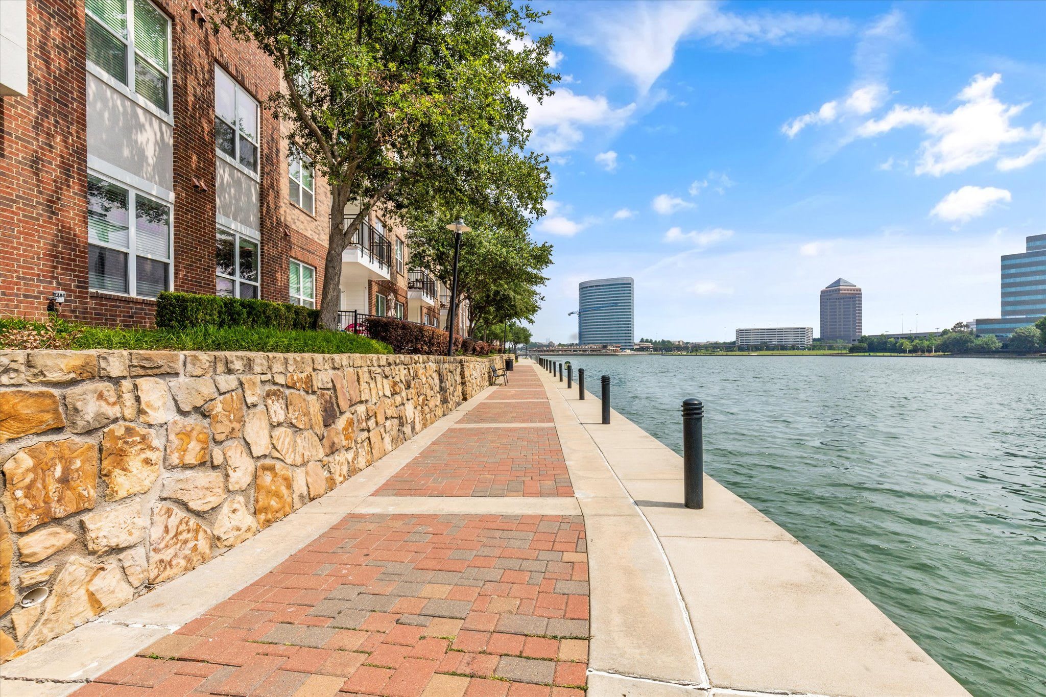 Lakeside Urban Center – photo 2