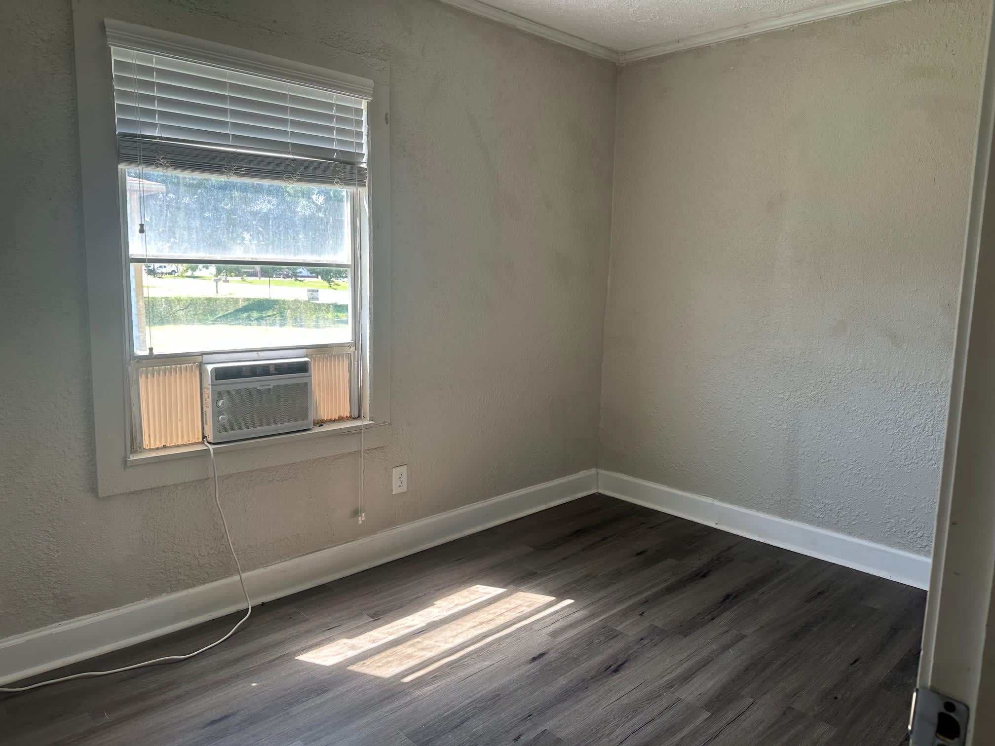 1709 West 4th Street – photo 4