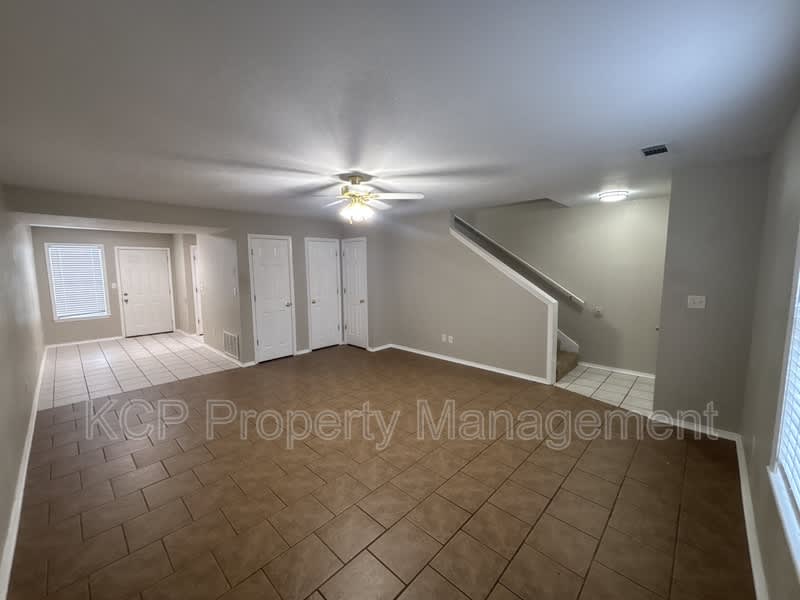 1115 Farley Circle – photo 3