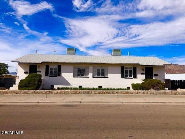1307 Chadbourne – photo 1