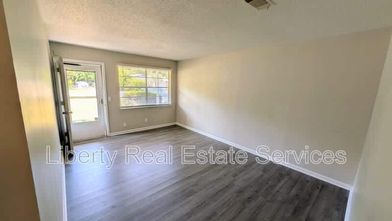 631 Fleming Rd – photo 2