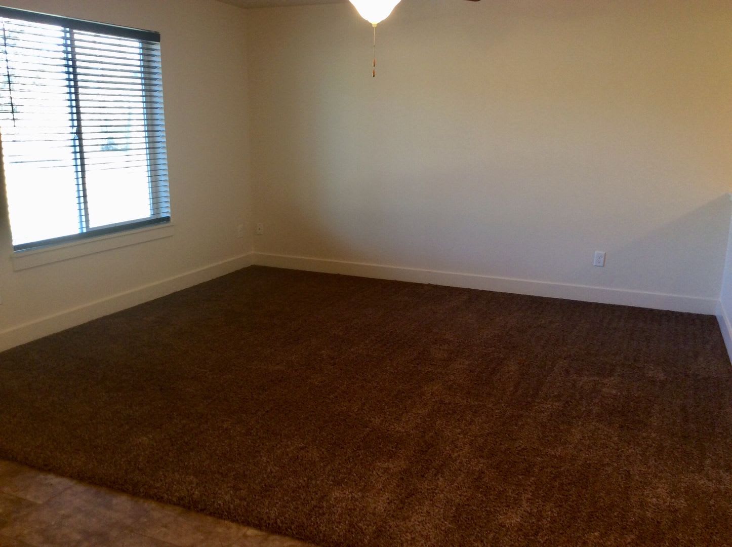 Updated 4 Bedroom 3 Bath Townhouse For Rent – photo 4
