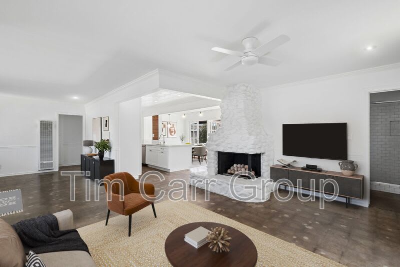 241 E 21st Street – photo 2