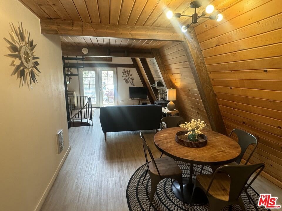 1295 Balsam Dr – photo 2