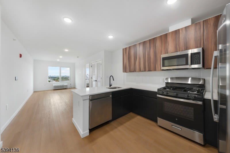 768 Bergen St – photo 3