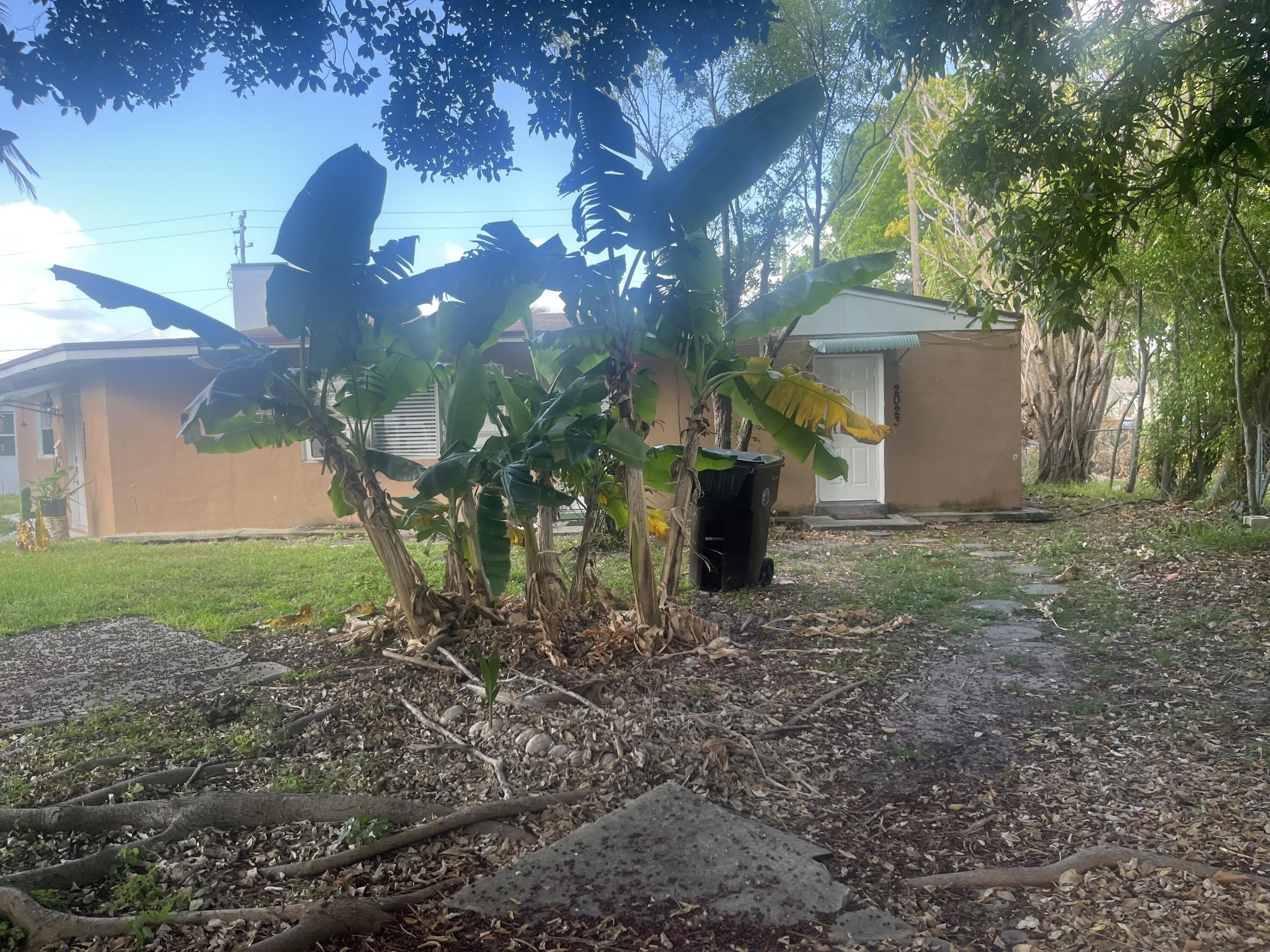 2025 Delphia Street – photo 1