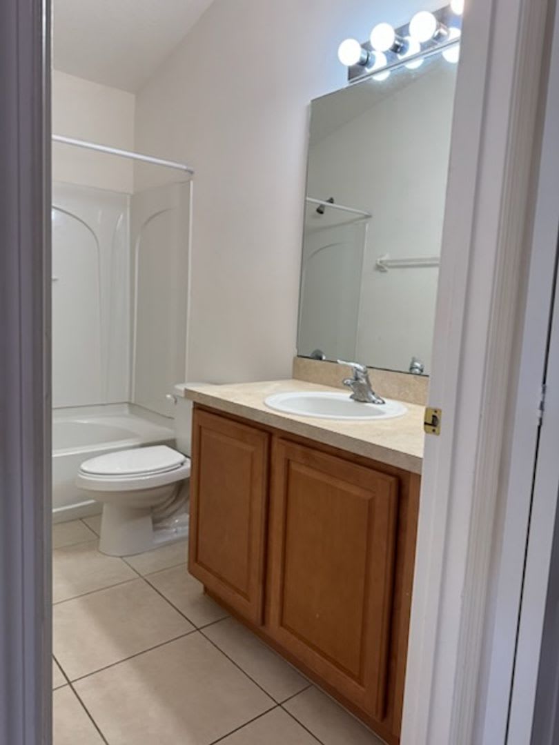 Apopka Overlook At Parkside Condominium 2 Bedroom 2 Bath with 1 car garage -Comfortable Living! – photo 5