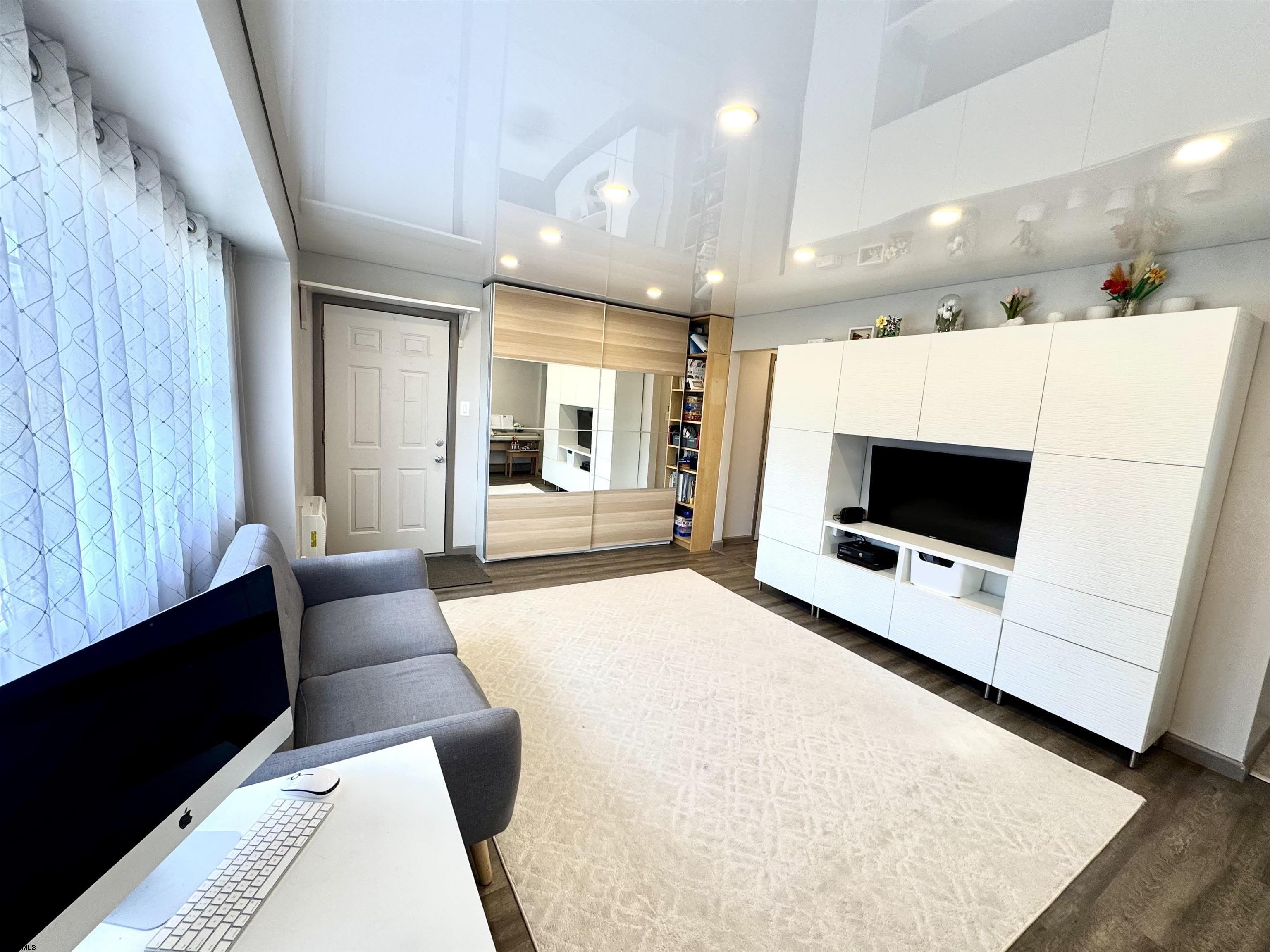 5520 Suffolk Ct – photo 3