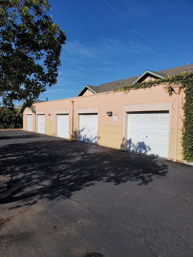 Los Pinos Court – photo 2