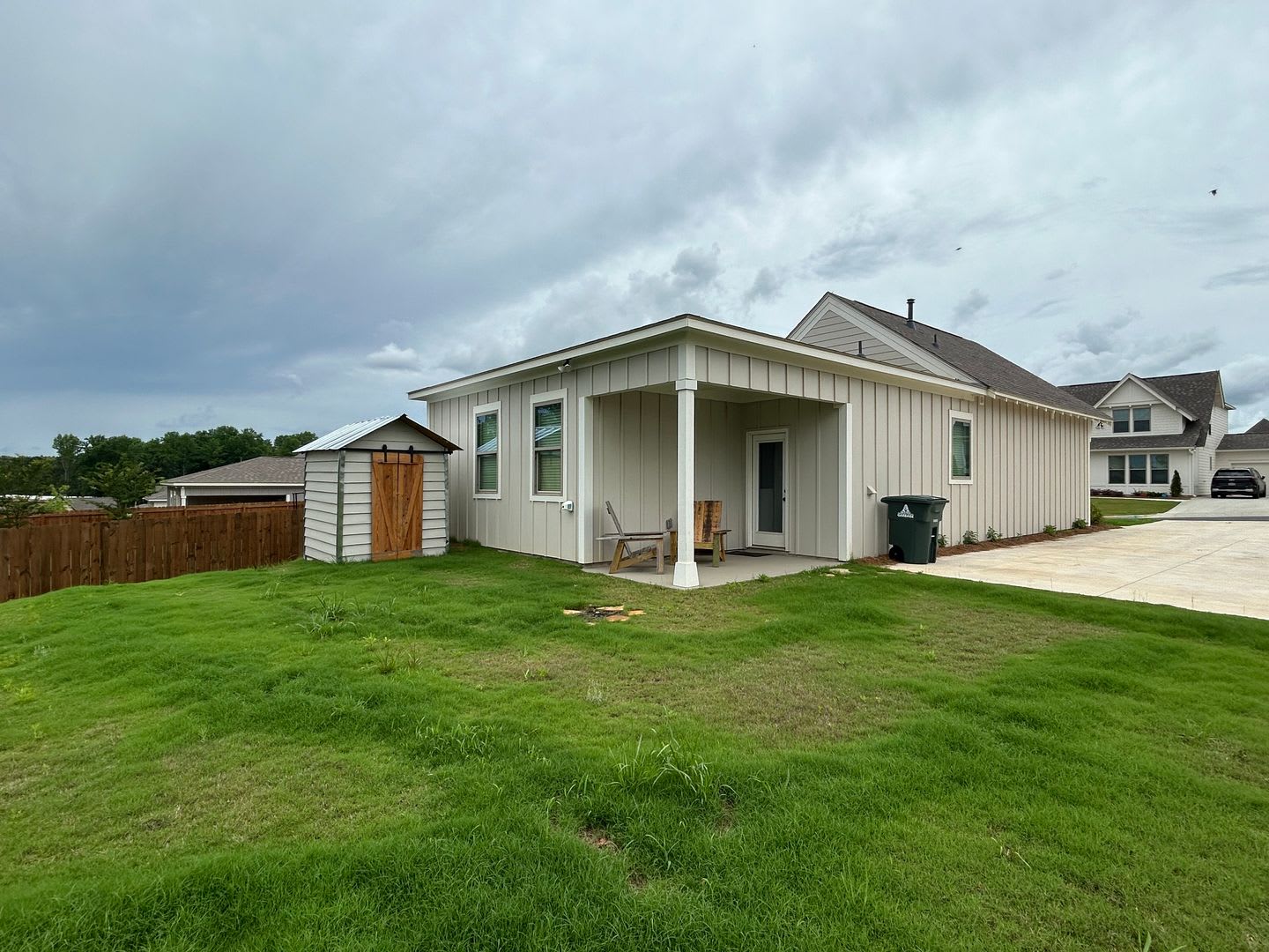Beautiful Newer Construction Home on Mimms Trail! – photo 2