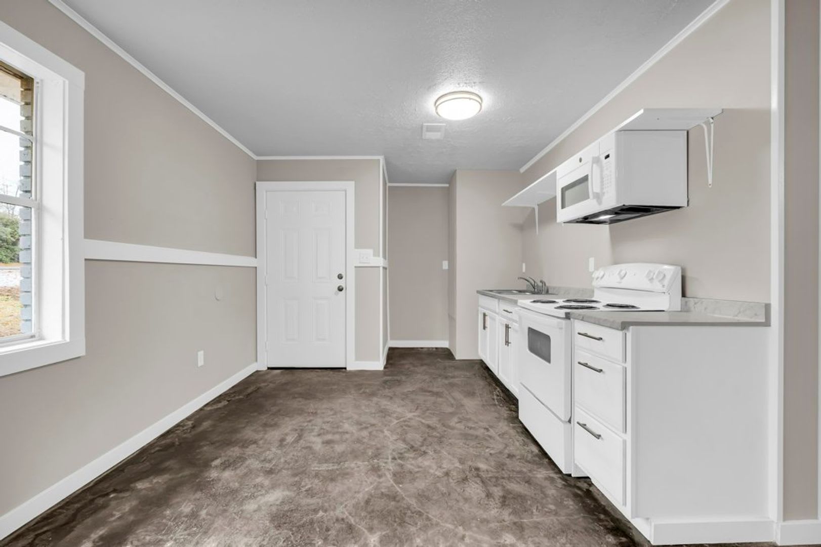 Recently Renovated 2 Bedroom 1 Bath Apartments for Rent! – photo 5
