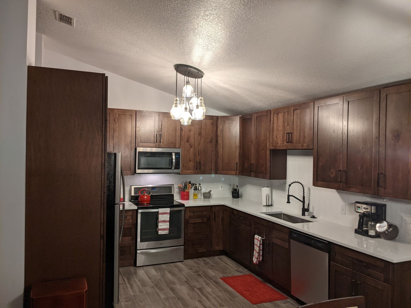 Gorgeous and Upgraded 3 Bed 2 Bath St. Cloud Home with bonus room AVAILABLE OCTOBER!!! – photo 2