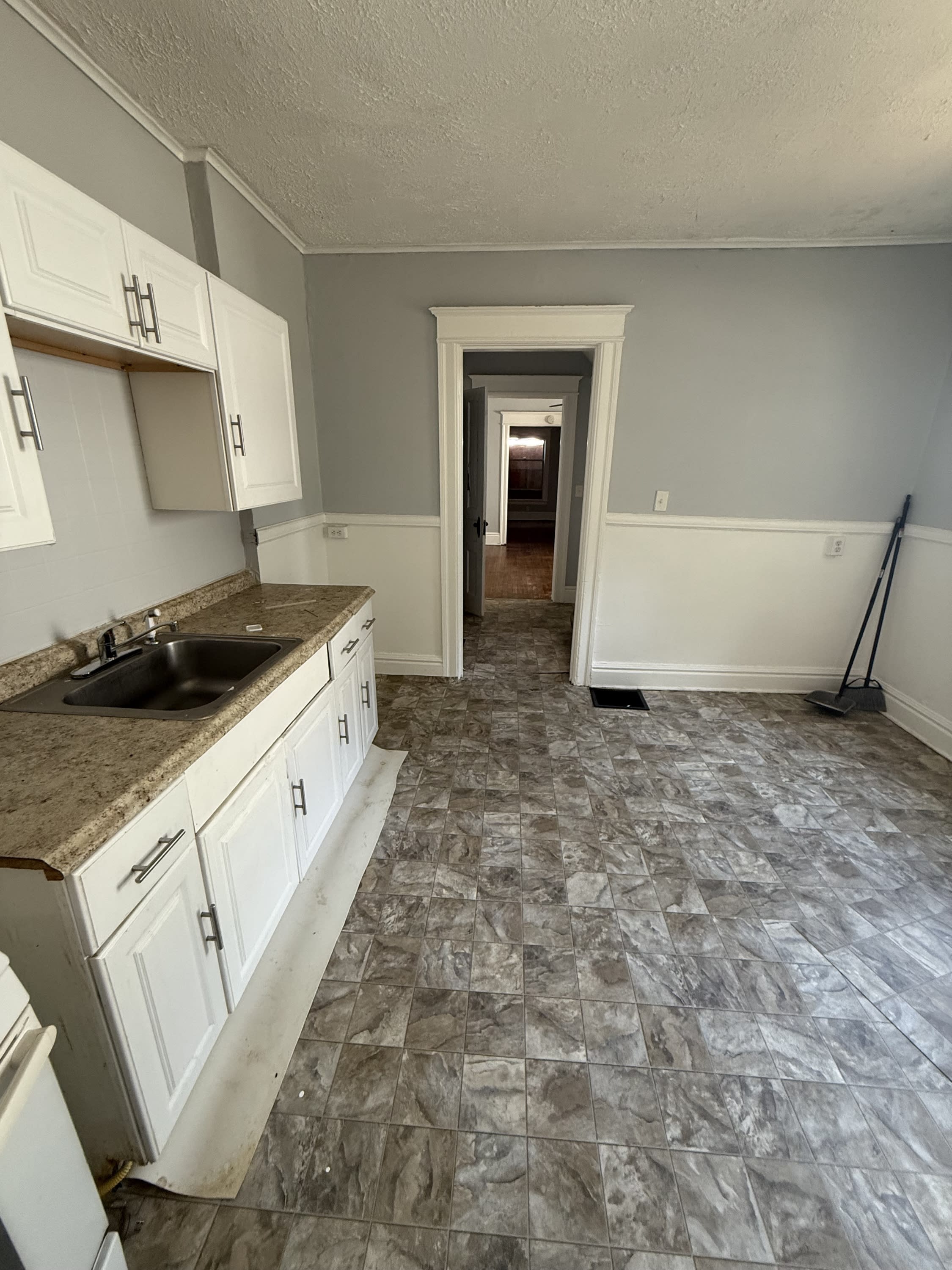 83 85 Parsells Avenue 85 – photo 4