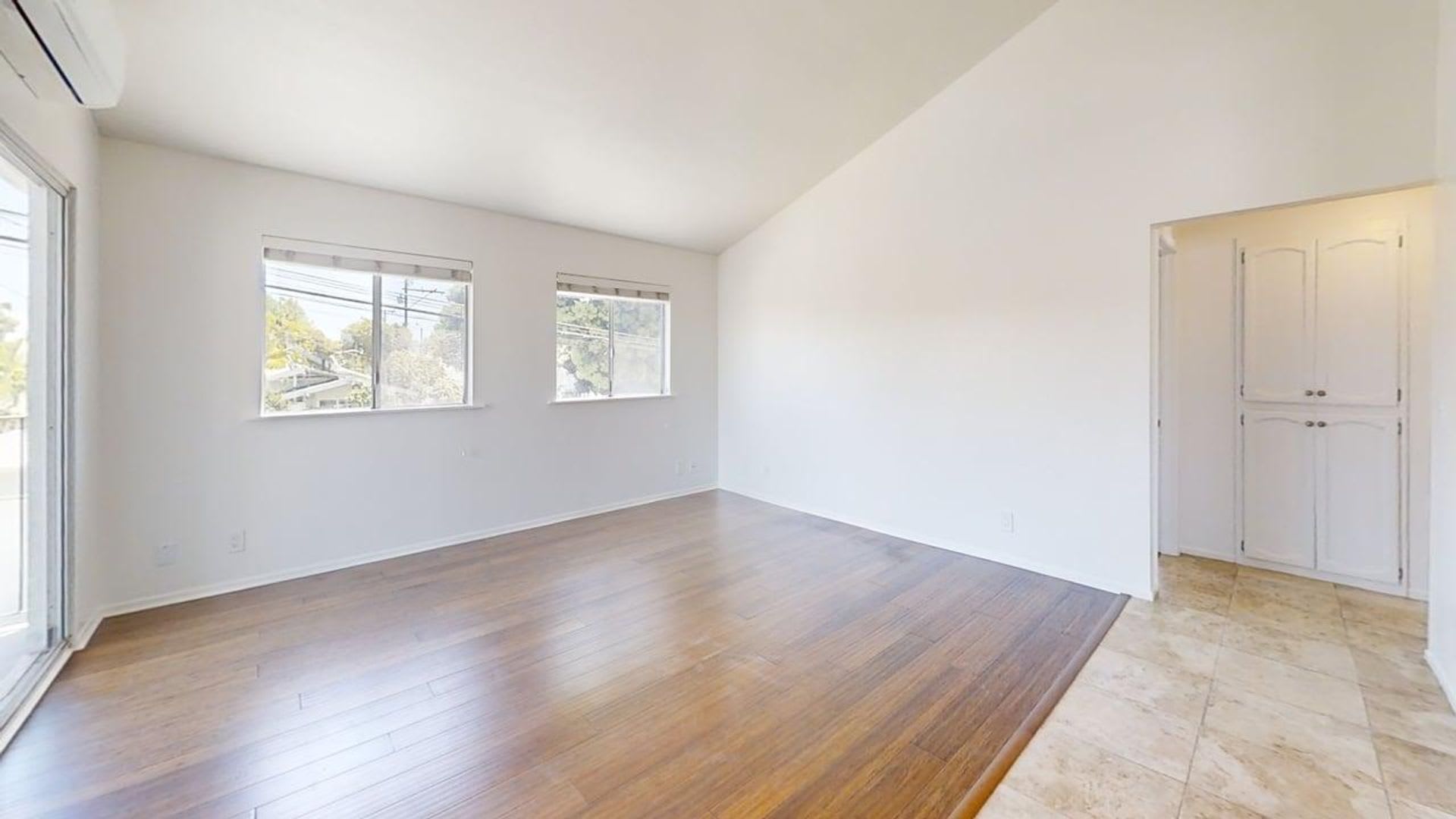 2BD/1BA Apartment in Belmont Heights – photo 3