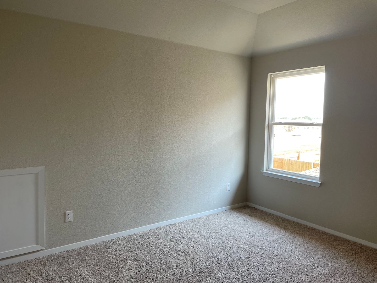 3-Bedroom House for Lease in Maxwell – photo 3