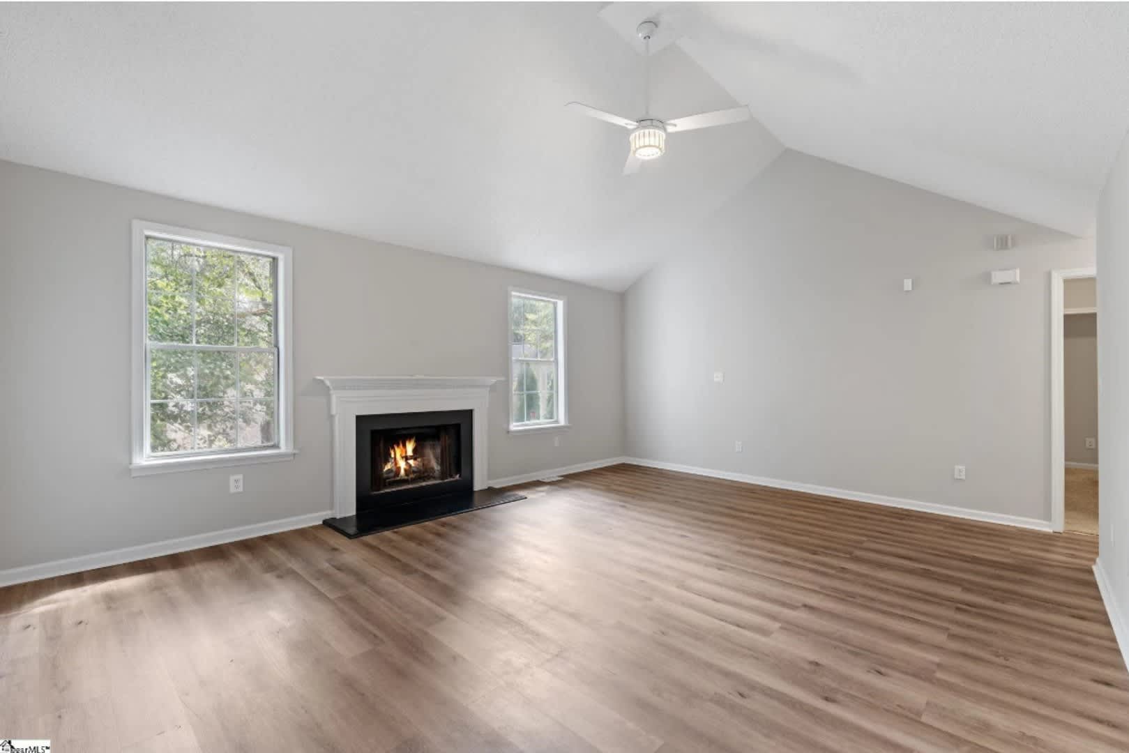 Charming 4/3 Home Downtown Greenville! – photo 3