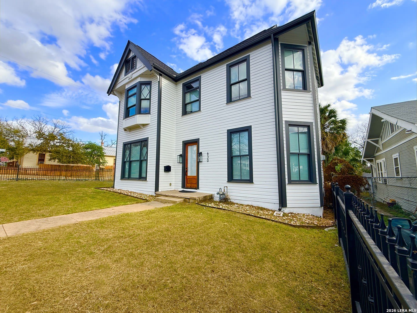 630 E CARSON ST – photo 3