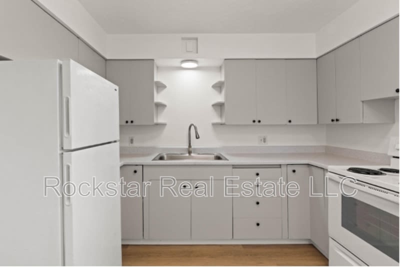 11725 East Alki Avenue – photo 5