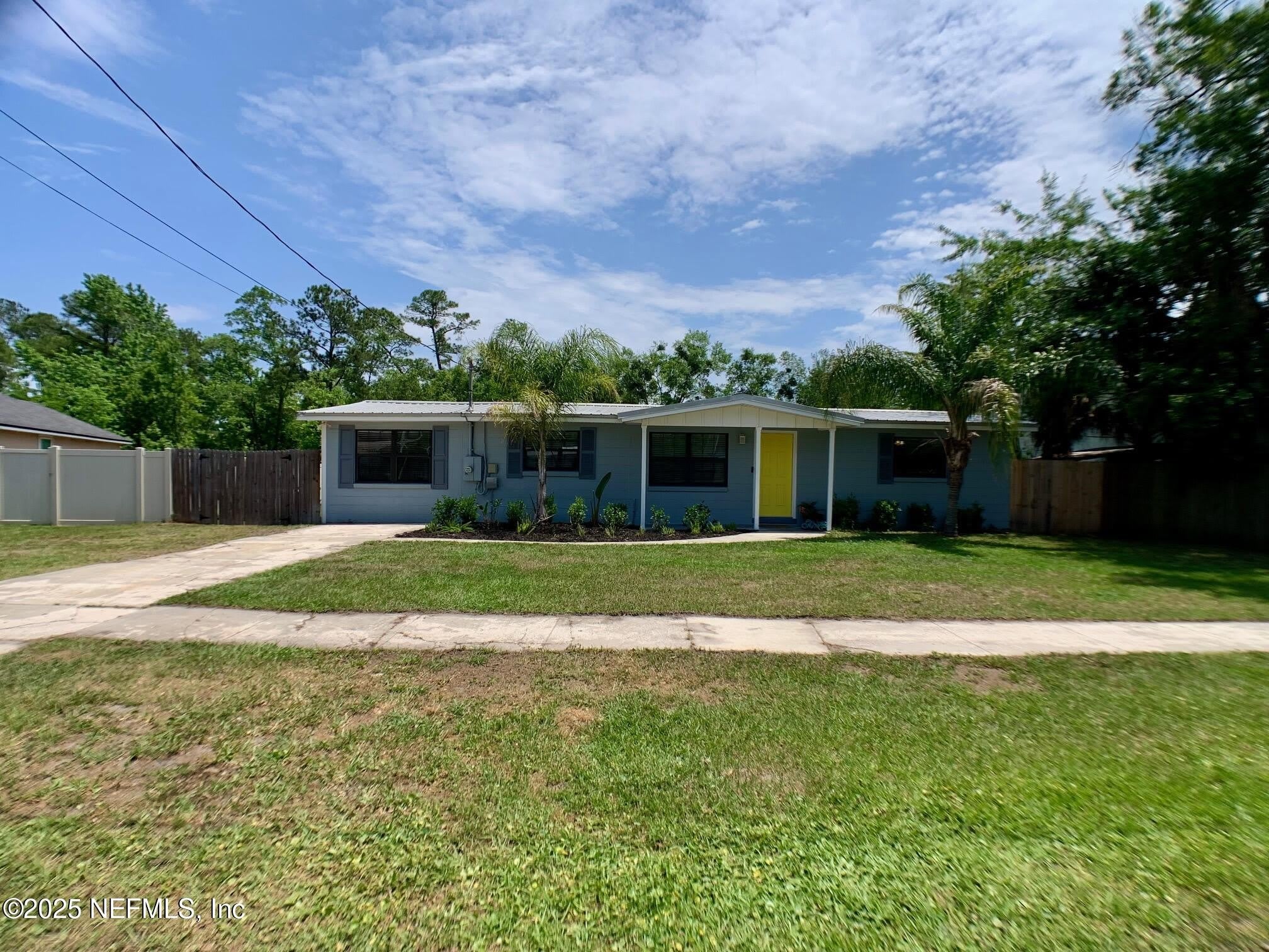435 SIGSBEE Road – photo 2