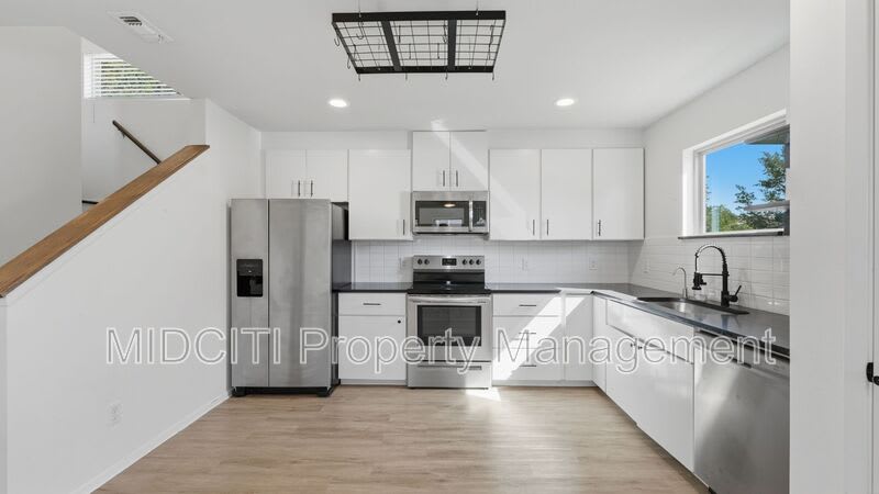 1198 Green Hill Dr – photo 3