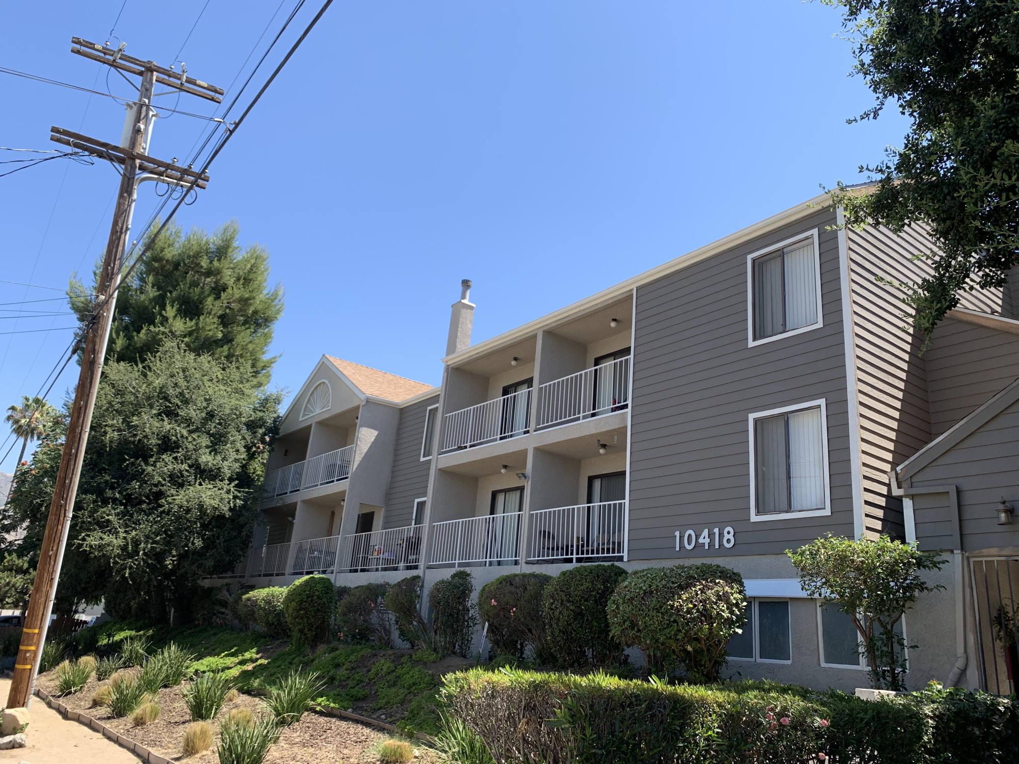 10418 Scoville Avenue – photo 1