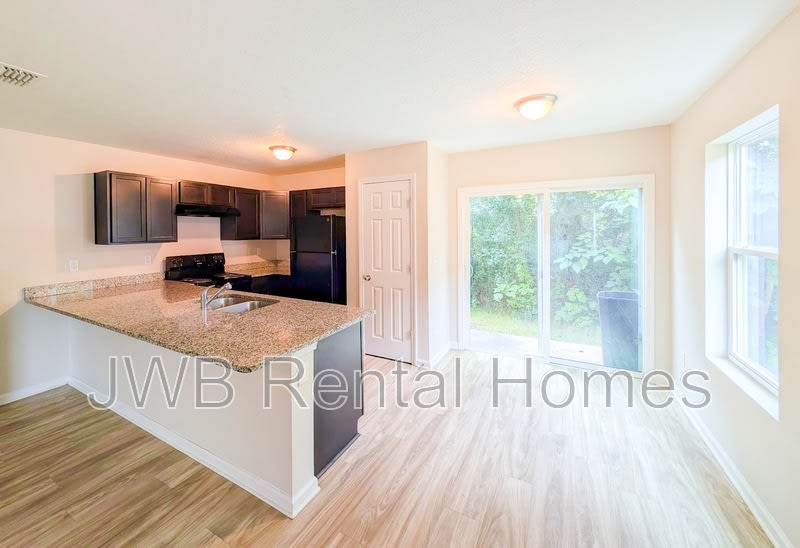6861 Lake Mist Ln – photo 3