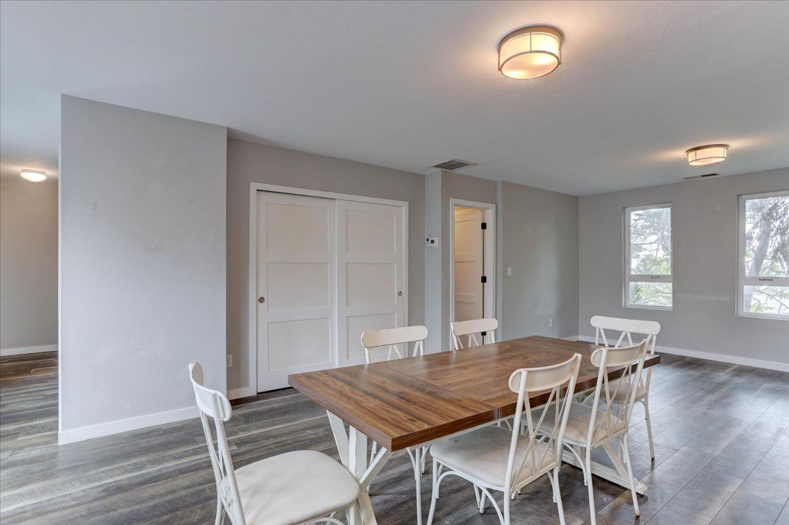 Smashing CU 3bed/2bath/Top Floor Unit – photo 5