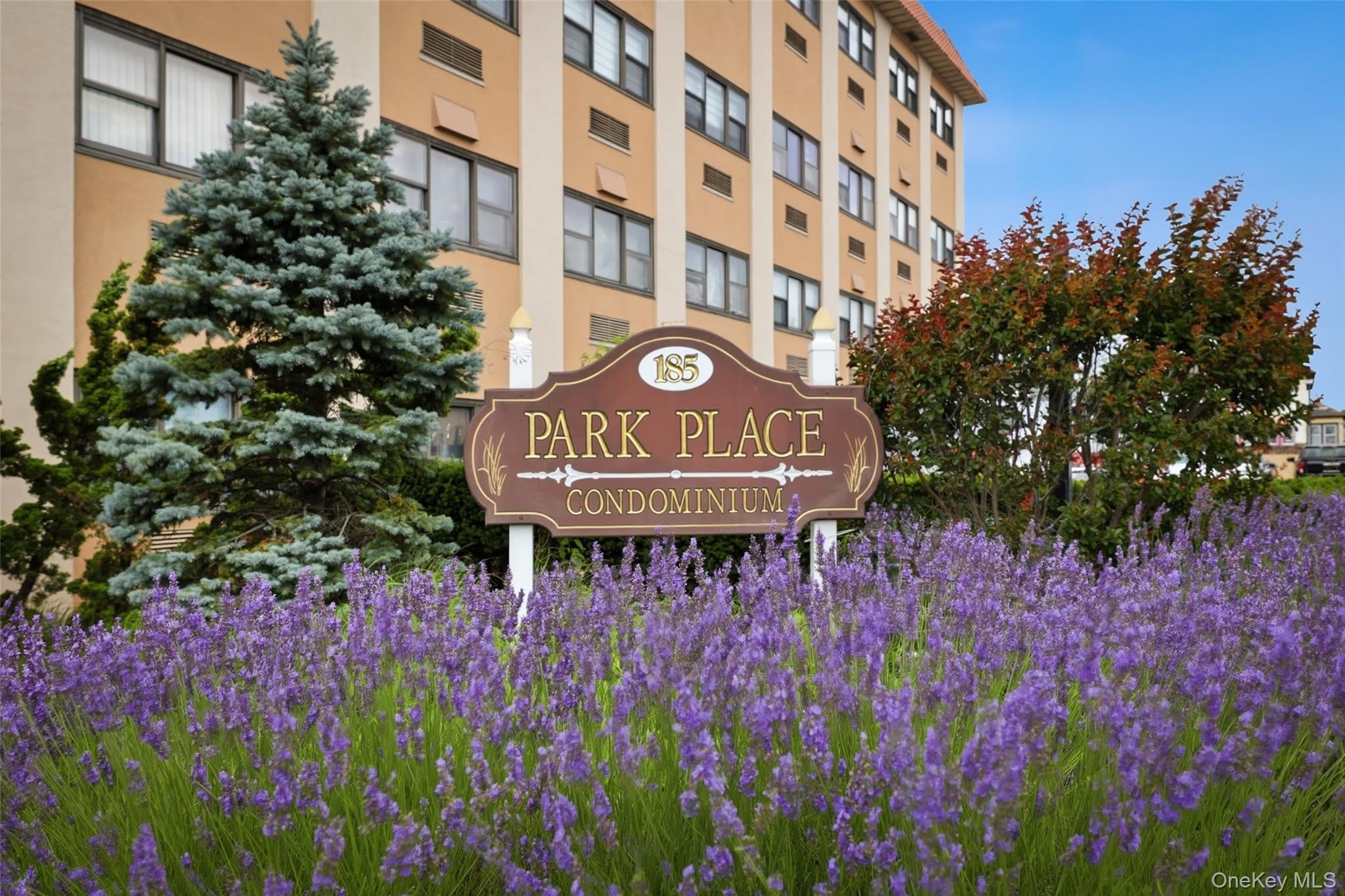 185 W Park Avenue – photo 2