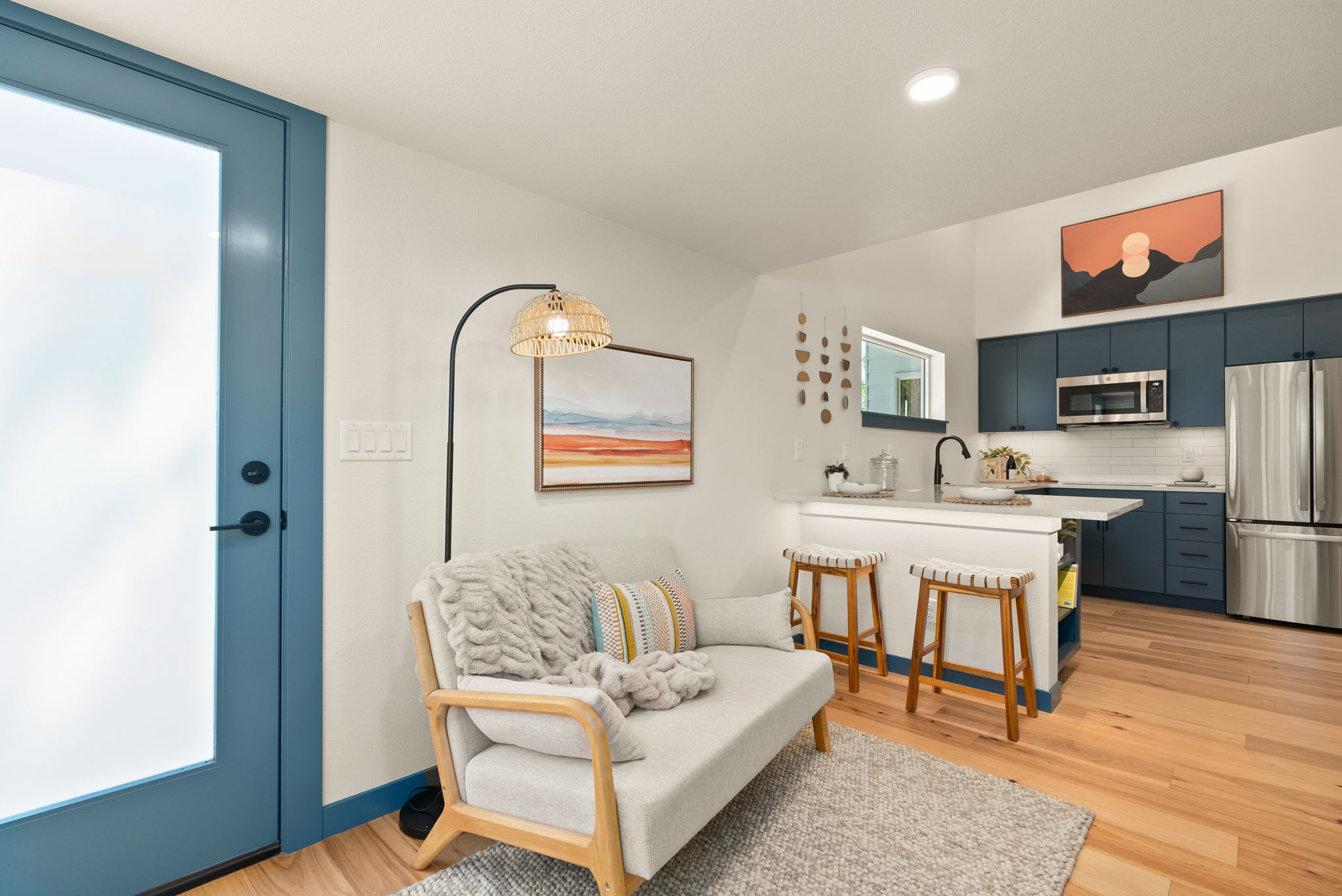 960 Northeast Norton Avenue 2 – photo 2