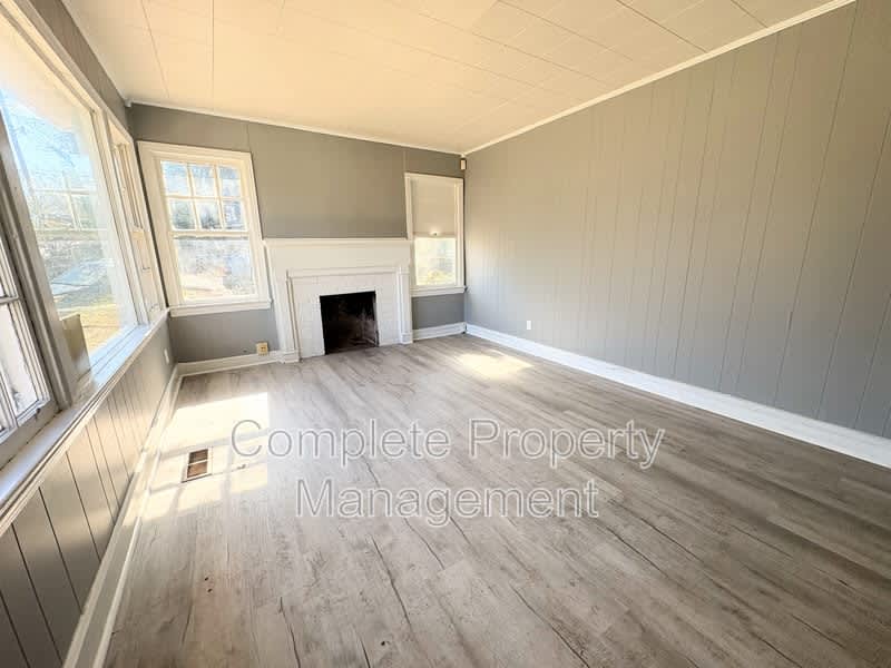 604 Lexington Street – photo 2