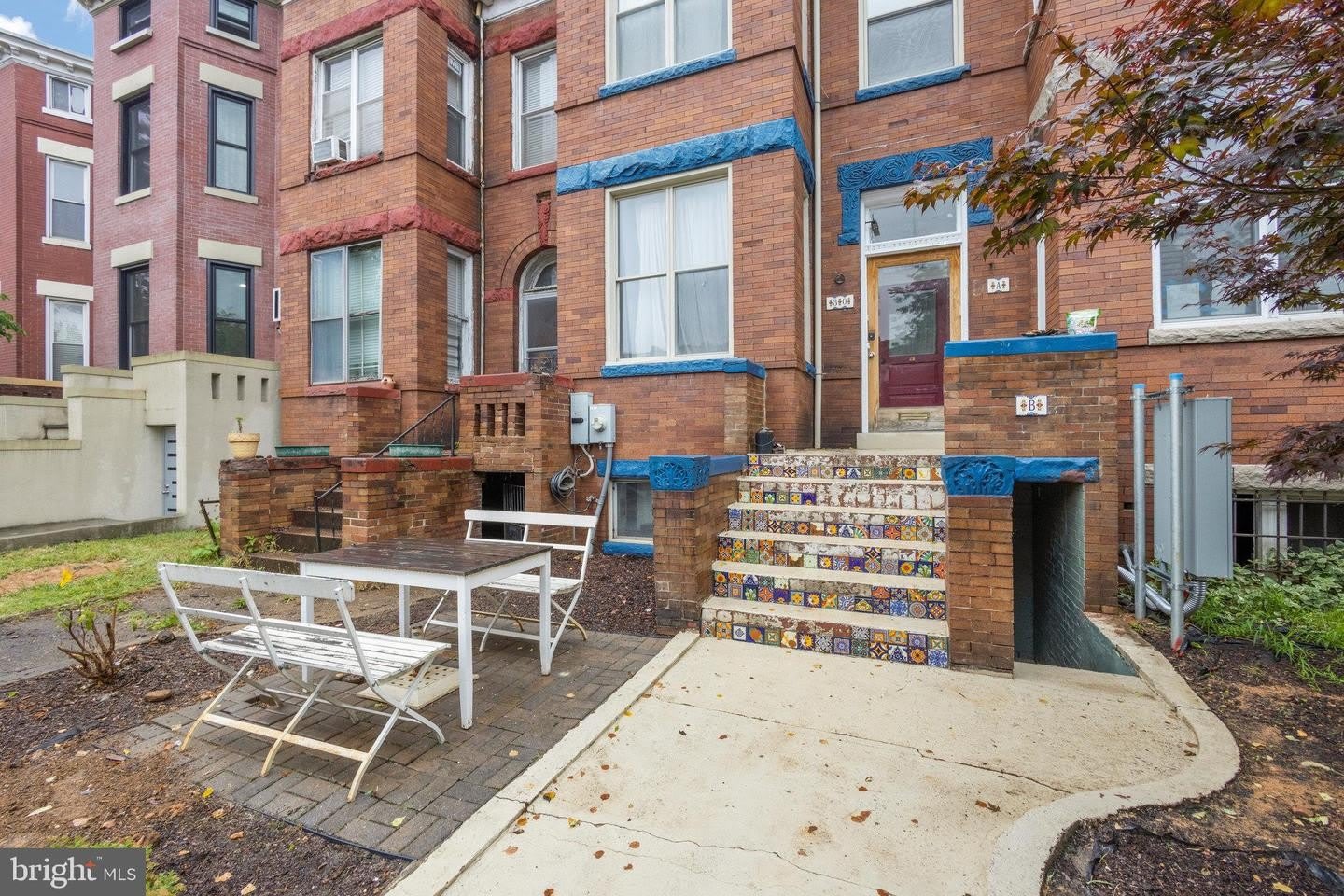 30 R St Ne – photo 2