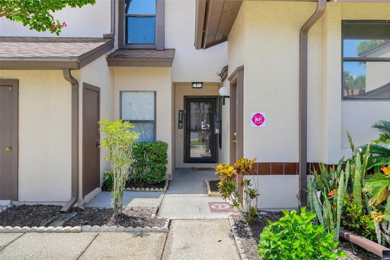 3112 S SEMORAN Boulevard – photo 2